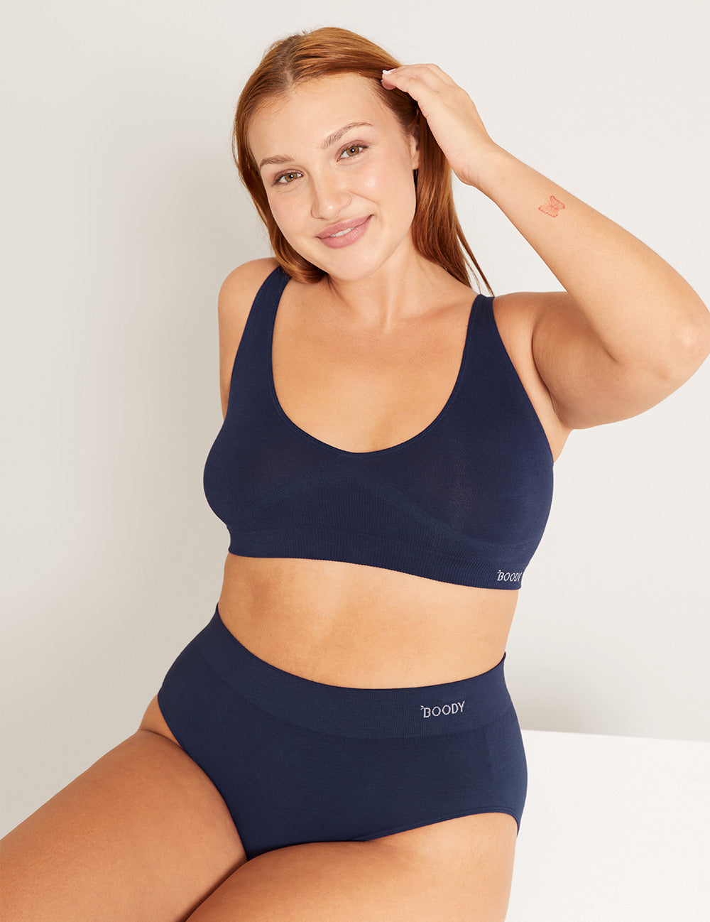 B04000_NAVY_Shaper Crop Bra_4_v2.jpg