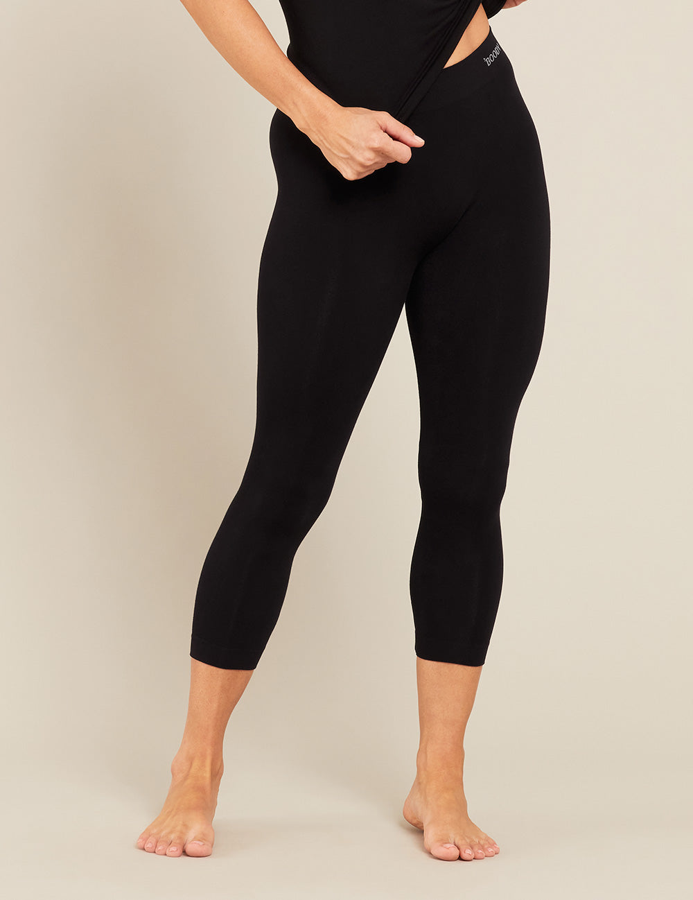 B09000_BLACK_3_4 Leggings_4.jpg